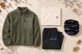 MATORY Sherpa Set Khaki – Flatlay mit Sherpa Jacke, T-Shirt, Sweatpants und Thermo Buff