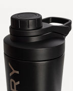 Detailaufnahme von Verschluss und Trageöse des MATORY Shakers